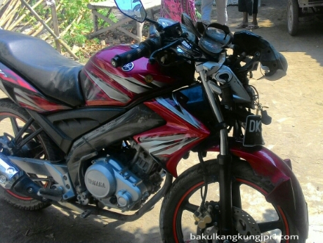 Kecelakaan "Adu Jangkrik" Yamaha Vixion vs Yamaha Alfa