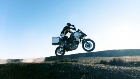 Nonton,yuuk.. Ducati Multistrada 1200 Enduro yang Liar dan Lincah di Medan Off Road
